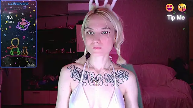 mischellemeow13 online show from October 6, 1:33 am