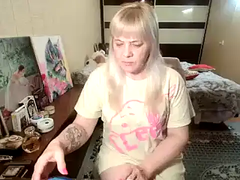 Lia Laguna77 online show from April 3, 3:43 pm