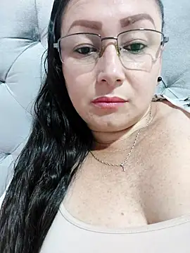 milly sanchez online show from May 16, 9:47 pm