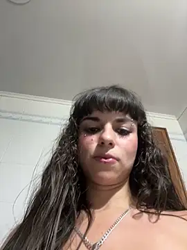 VioletaSubmissive online show from May 17, 11:15 pm