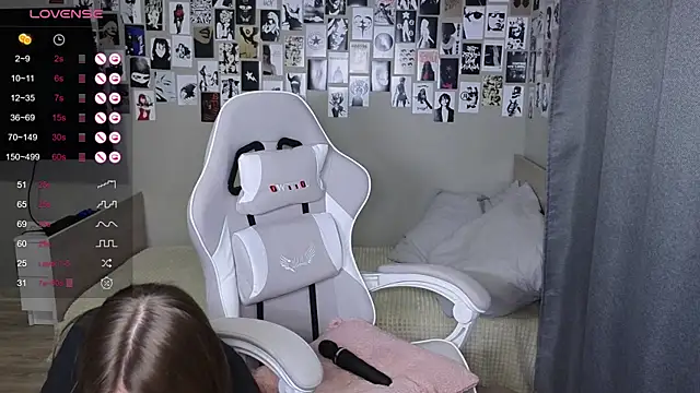 littlevildevil online show from April 19, 10:59 am