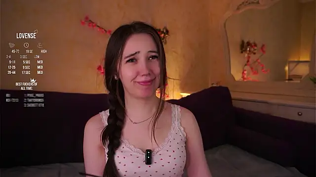 GillianDowdey online show from March 19, 3:44 am