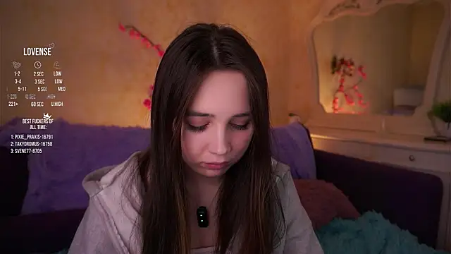 GillianDowdey online show from May 13, 3:34 am