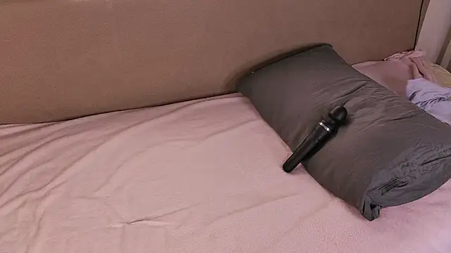 VelvetAnna online show from March 7, 2:35 pm