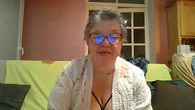 Vandeae44 online show from March 23, 8:48 pm