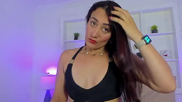 Jenifer Diaz online show from May 8, 1:14 pm