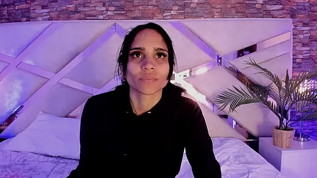 sophie pariss online show from December 22, 3:20 am