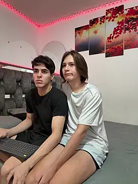 Alex and Fabian online show from March 4, 5:03 am