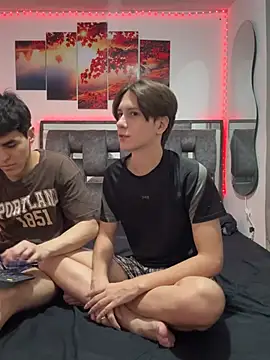 Alex and Fabian online show from April 17, 2:35 am