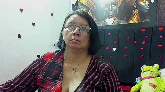 Evaaross 2345 online show from May 23, 7:45 pm