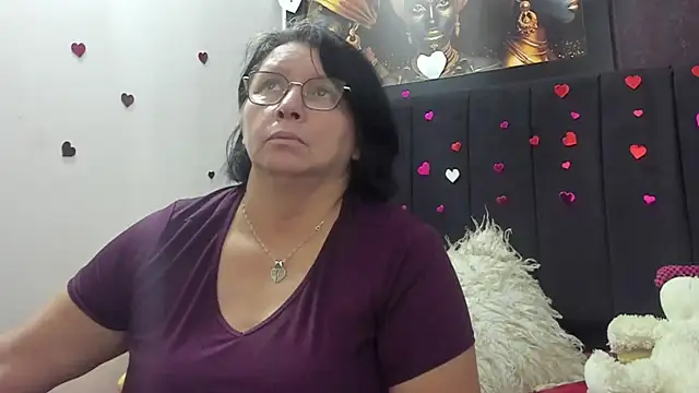 Evaaross 2345 online show from May 7, 8:23 pm