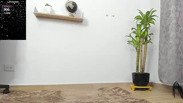 SophieBaker   online show from January 13, 2:39 am