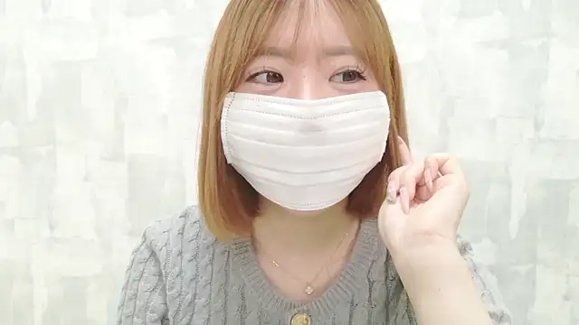 LOVE MOMO LOVE online show from May 1, 12:08 pm