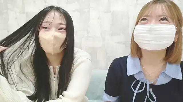 LOVE MOMO LOVE online show from May 5, 12:19 pm