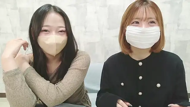 LOVE MOMO LOVE online show from May 20, 12:02 pm