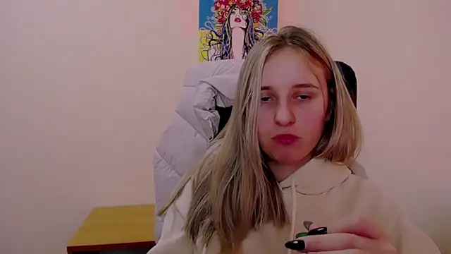 Snapshot of _Nicole_new chatting on October 19, 11:56 am  Nicole new online show from October 19, 11:56 am