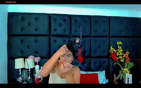 Isalombardi online show from May 15, 3:00 am