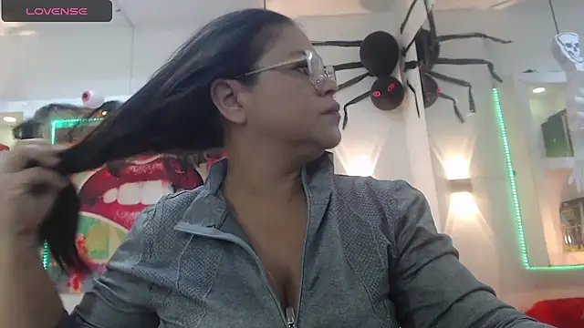 sexy lady 0 online show from October 23, 12:00 pm