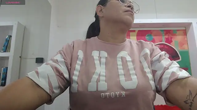 sexy lady 0 online show from November 18, 11:33 am