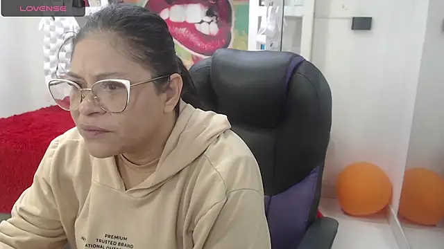 sexy lady 0 online show from October 22, 11:59 am