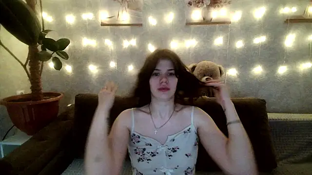 Glossygirl 1 online show from November 10, 4:18 am