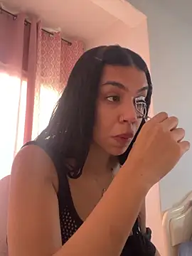 -Naomyy- online show from May 17, 8:30 pm