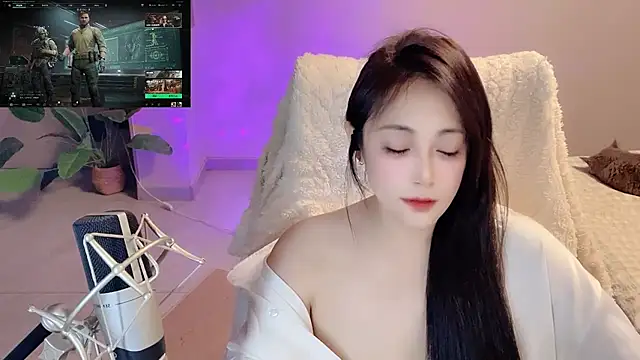 Daisy-77 online show from May 6, 1:26 pm