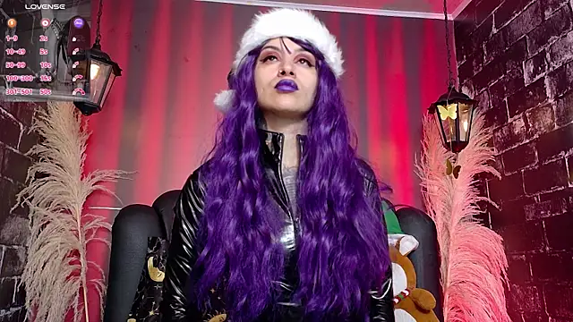 Maddissonlove online show from December 17, 1:37 pm