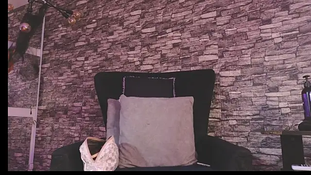 alondrabigtits online show from October 22, 12:54 pm