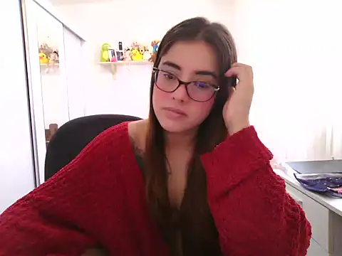 maliamiller online show from May 21, 10:46 am