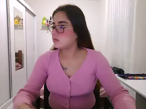 maliamiller online show from May 22, 8:40 pm