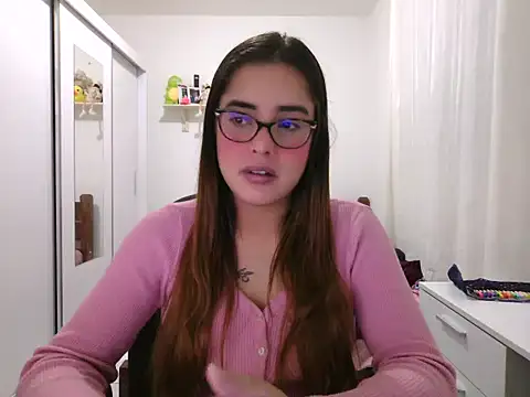 maliamiller online show from May 24, 2:21 am