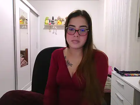 maliamiller online show from May 26, 11:26 pm