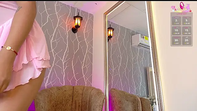 vanessa guzman2 online show from October 14, 12:30 pm