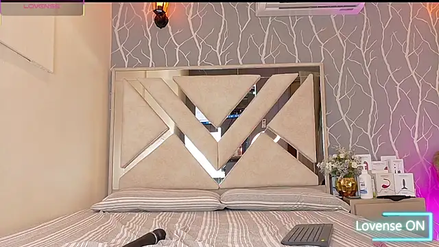 vanessa guzman2 online show from October 30, 12:39 pm