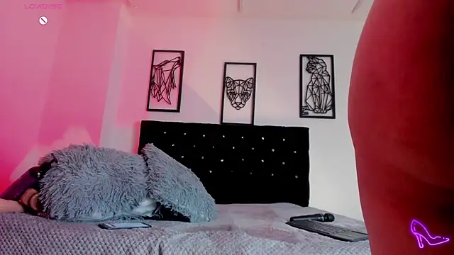 FelinaJohnson online show from May 7, 6:44 pm