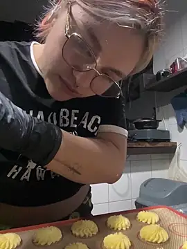 SophiaWeestt99 online show from November 18, 7:20 am