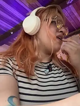 SophiaWeestt99 online show from May 14, 4:18 am