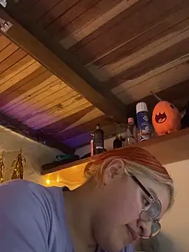 SophiaWeestt99 online show from May 23, 4:44 am