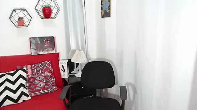 SarahhCooper online show from September 17, 6:28 pm