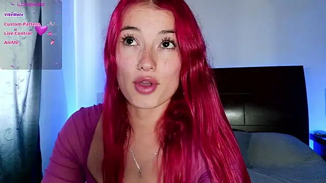 luccycollins  online show from May 25, 3:11 pm