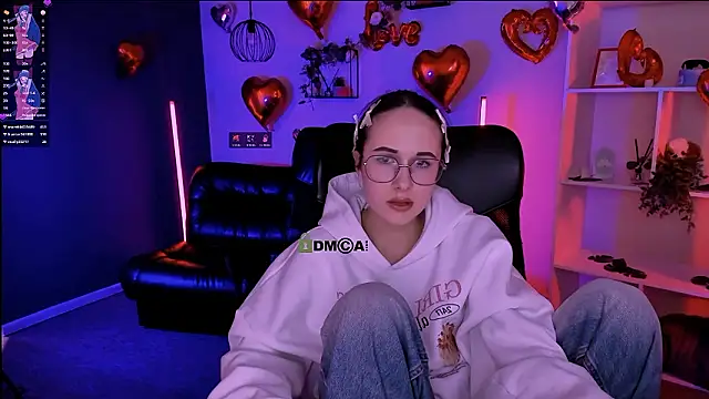 nikole kitt online show from March 8, 2:04 am