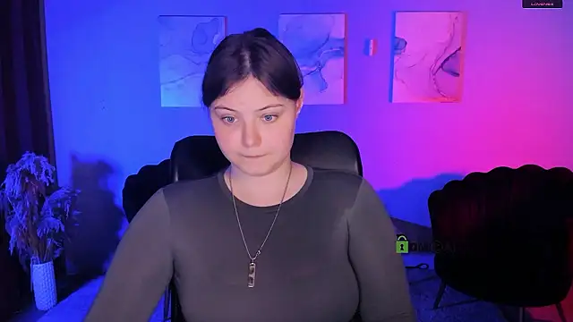 nikole kitt online show from February 21, 8:20 pm