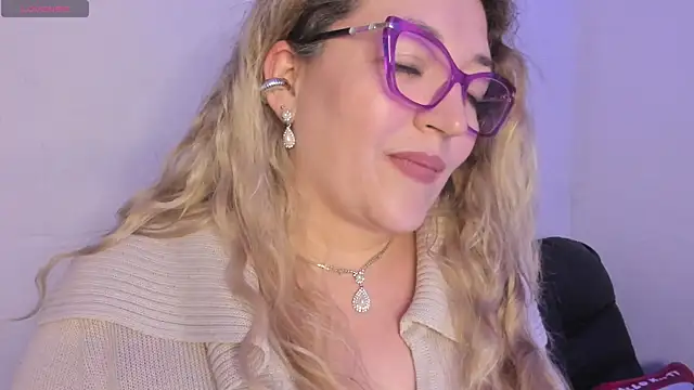 Naty Mature  online show from May 7, 10:35 pm