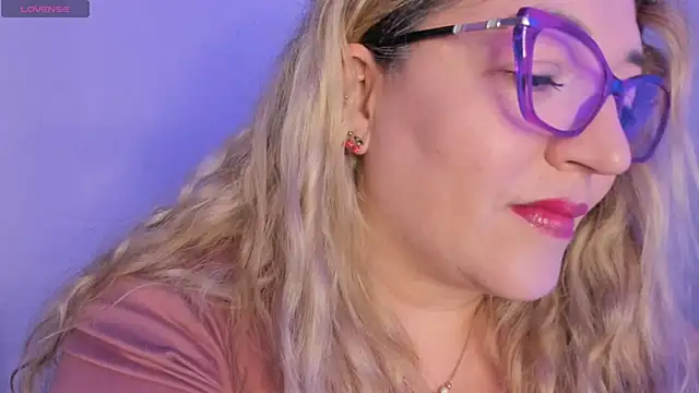 Naty Mature  online show from March 2, 6:25 pm