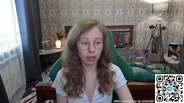 Lill Mary online show from May 21, 3:04 am