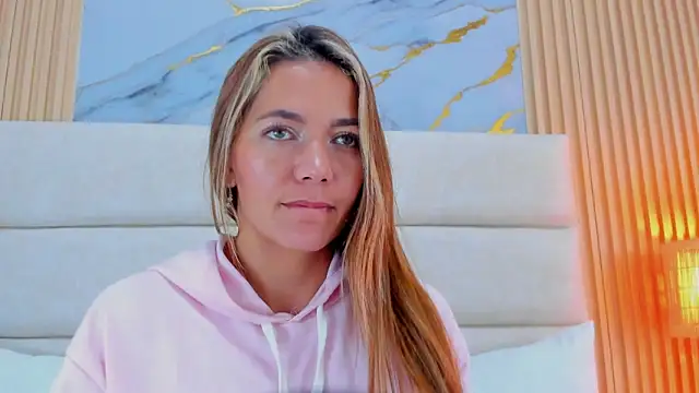 Mia Malkovaa  online show from May 13, 6:46 pm