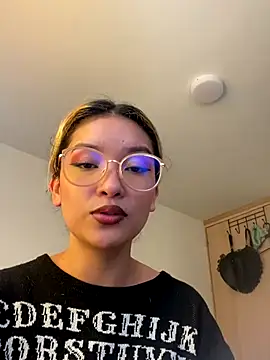 baby lizy online show from October 16, 8:33 pm