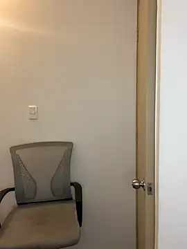 WhiteWomen online show from November 15, 12:11 am