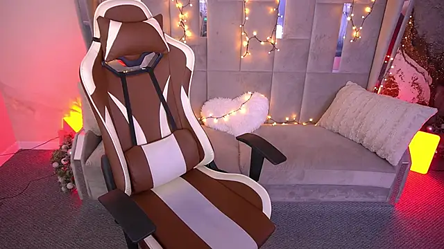 MirandaWong online show from February 11, 6:48 am